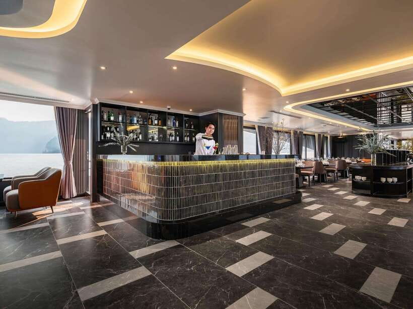 The Newest and Most Luxurious Cruise on the Bay-Day Trip - Safety Considerations