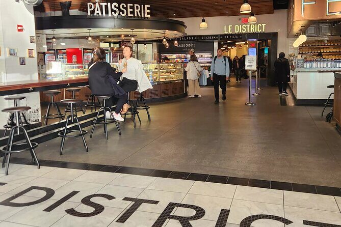 The Oculus: A Symbolism and Secrets Self-Guided Indoor Audio Tour - The Nearby Attractions: More Than Just the Oculus