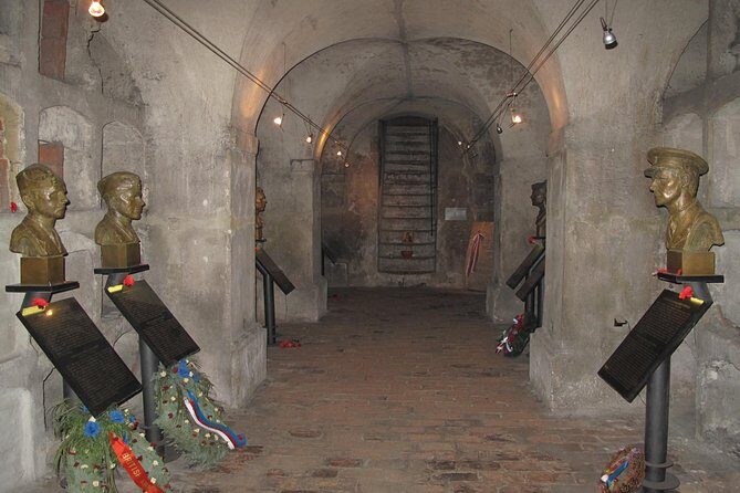 The only full Anthropoid tour with a visit to curve and Lidice, by private car - Key Points