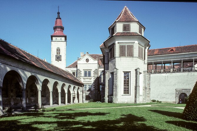 The Painted Ladies of Telč: A Self-Guided Audio Tour - Audio Tour Highlights