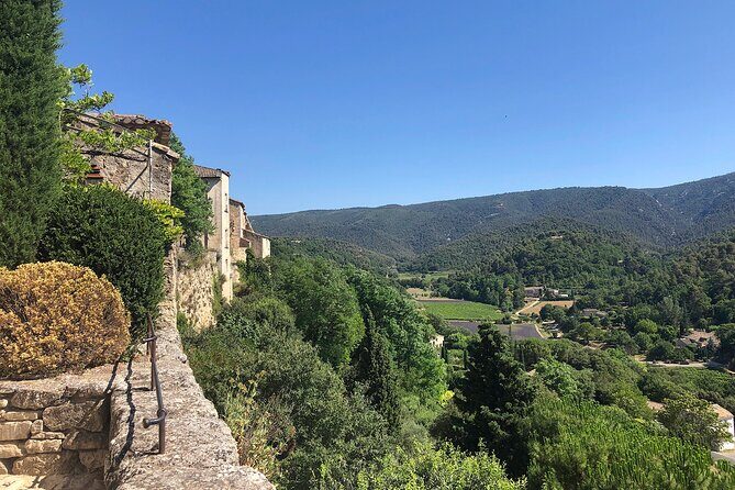The picturesque Luberon villages of Lourmarin, Lauris & Cucuron - Key Points