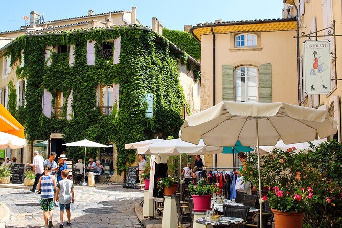 The picturesque Luberon villages of Lourmarin, Lauris & Cucuron - Summary