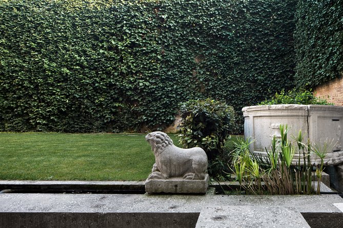 The Places of Carlo Scarpa in Venice - Olivetti Showroom Exploration