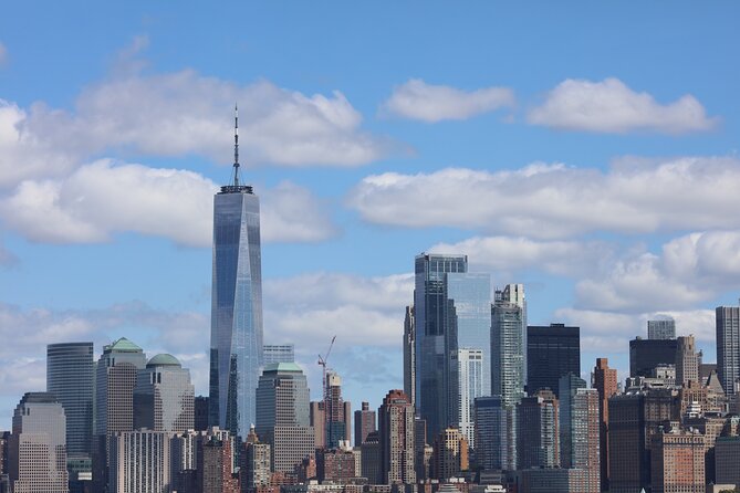 The Real and Authentic Statue of Liberty and Ellis Island Tour - Experience the Ferry Ride