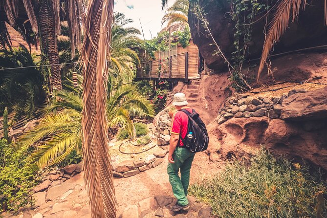 The Red Canyon Tour - Small Group Trip With Local Food Tasting - Accessibility and Recommendations