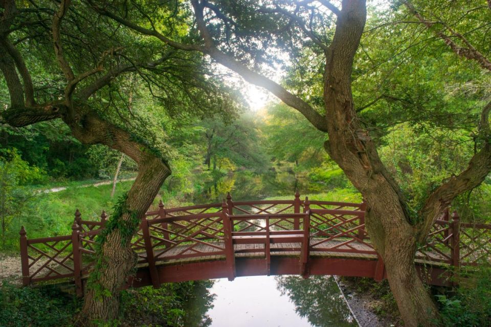 The Romantic Side of Williamsburg – Walking Tour - Serenity of the Natural Wildflower Refuge