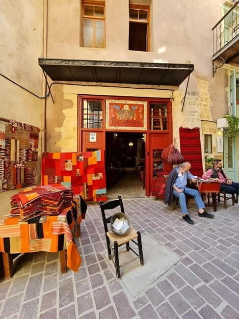 The selective food tour Feel like local from Heraklion - What to Expect During the Day
