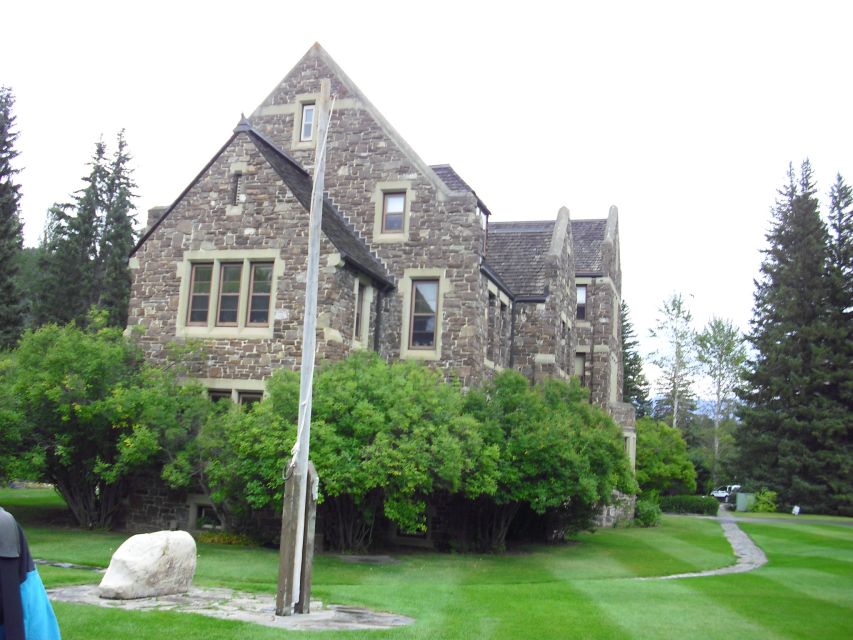 The Sights of Banff: a Smartphone Audio Walking Tour - Important Requirements and Considerations