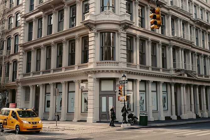 The Smurfs Filming Locations Tour in New York With Private Guide - Immerse Yourself in the Whimsical Charm of The Smurfs Tour