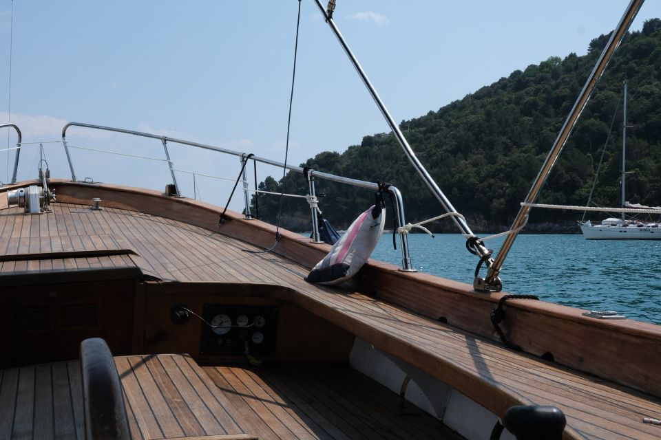 The Spezia: Poets' Gulf Sunset Tour on a Boat - Discover the Gulf of Poets