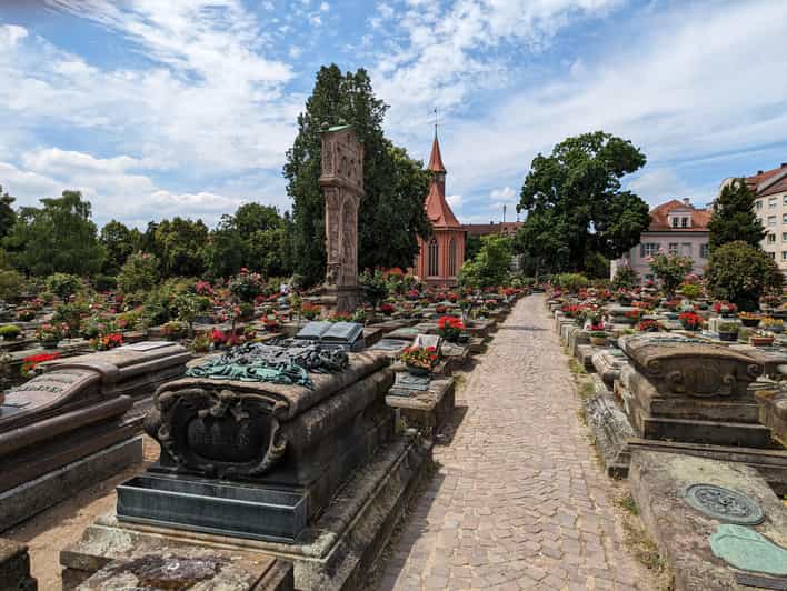 The St. Johannis Cemetery and the Hesperides Gardens - Highlights of the Tour