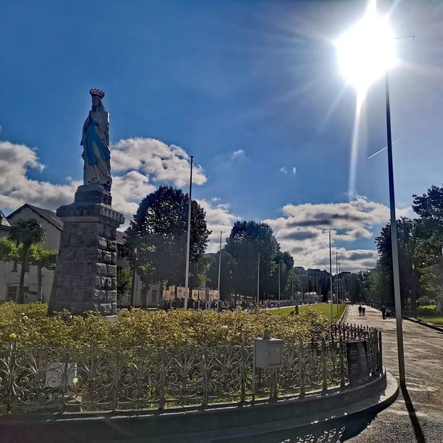 The Story of Lourdes Walking Tour in English - Itinerary and Highlights