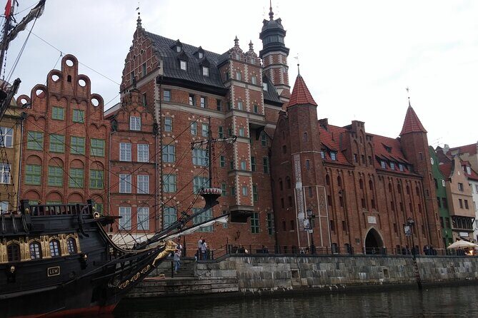 The wealth and history of Gdask at your fingertips - Practical Details