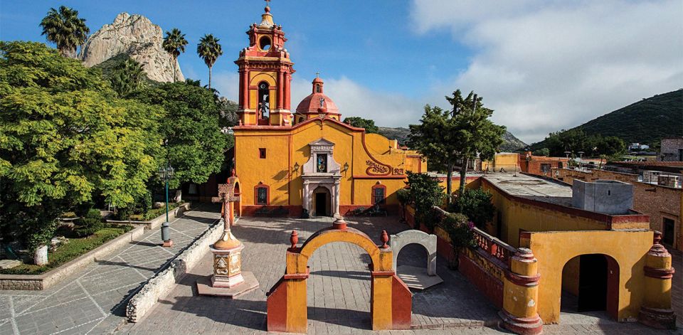 The Wonders of Queretaro: Private Tour From Mexico City - The Majestic Peña De Bernal