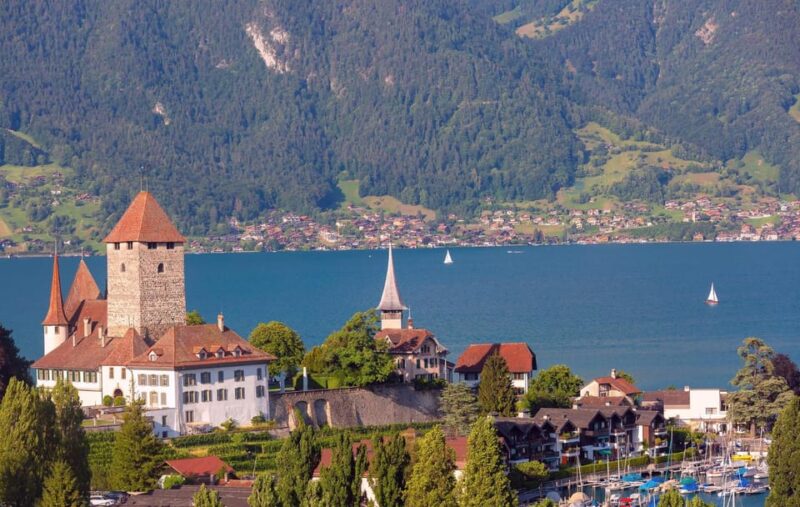 Thun: Express Walk With a Local in 60 Minutes - Exploring Thun at Your Own Pace