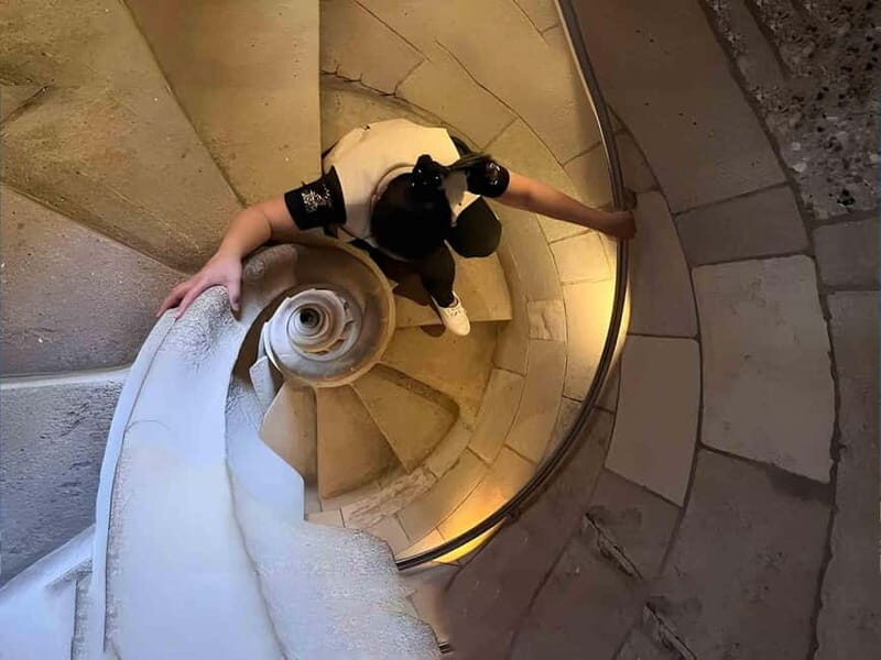 Tickets & Towers: Lights & Shadows of the Sagrada Familia - Key Points  