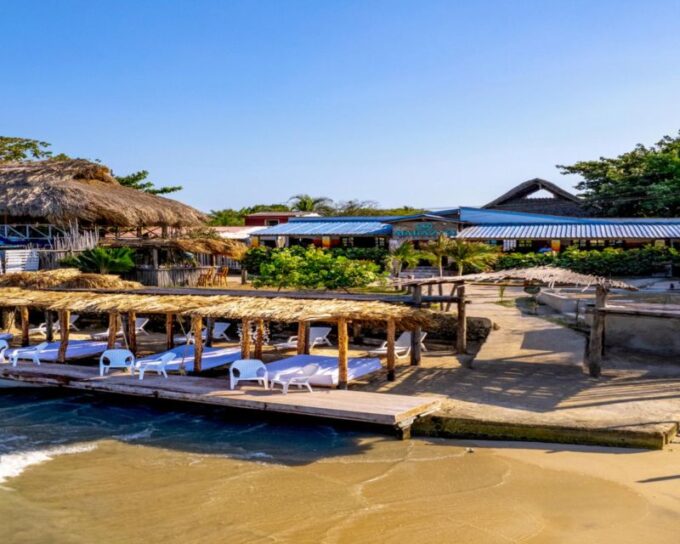Tierra Bomba: Day Tour in a Beach Club With Pool in Punta Arena - Meeting Point Details