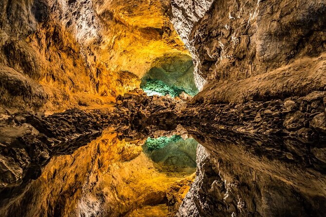 Timanfaya, Jameos Agua & Cueva Verdes - Highlights of Lanzarote - Cueva De Los Verdes