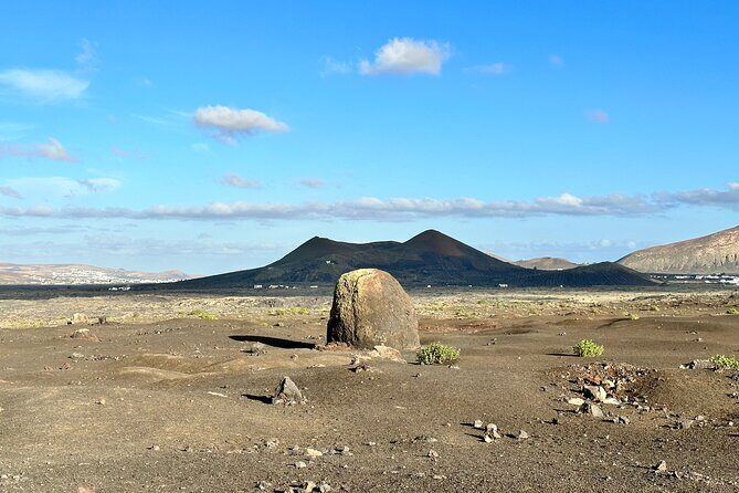 Timanfaya National Park Trekking with a Typical Canarian Snack - Discover Lanzarote’s Volcanic Wonders: Timanfaya National Park Trekking with a Typical Canarian Snack