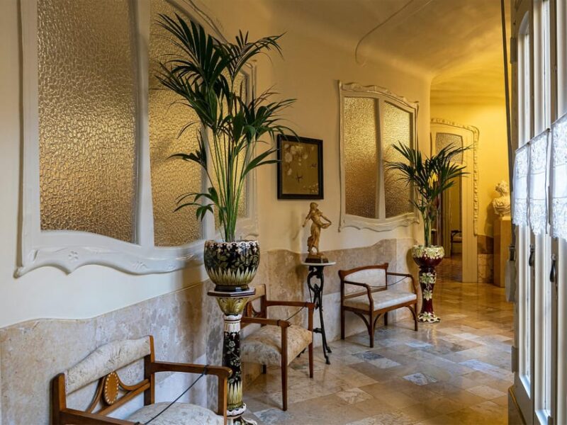 Tiquets & Tour Guide: Lights and Shadows of the Casa Milà - Antoni Gaudí - Barcelona - Itinerary Highlights