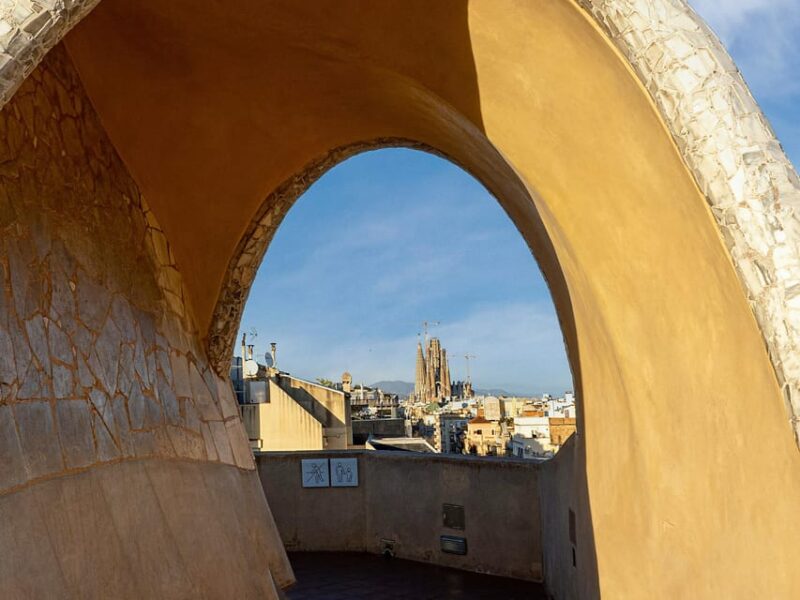 Tiquets & Tour Guide: Lights and Shadows of the Casa Milà - Antoni Gaudí - Barcelona - Tour Features