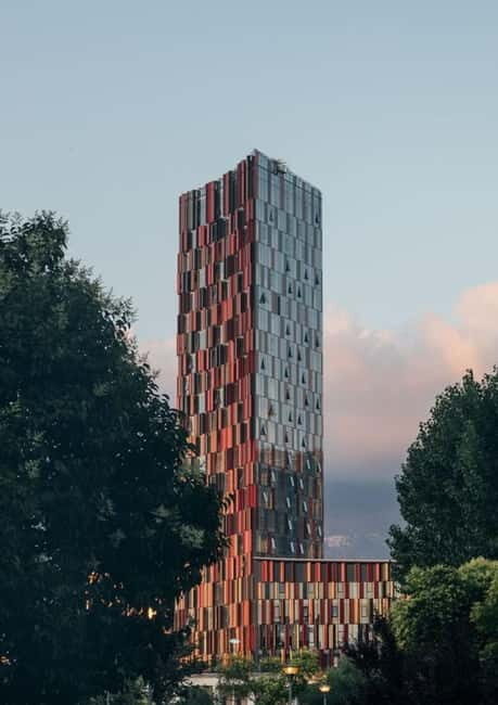 Tirana Center Walking Tour ( In French, Italian & English) - Tirana Castle and the Pyramid of Tirana