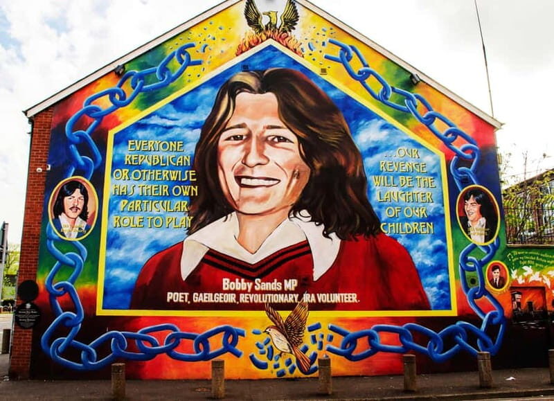 Titanic Belfast and City Tour - Vibrant Streets and Murals