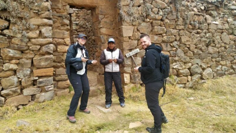 Titicaca Lake: Highlights Tour From La Paz by Bus - Highlights of Lake Titicaca