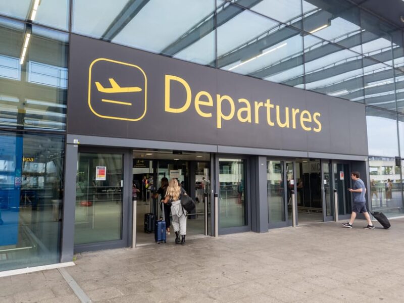 To/ From London Gatwick Airport to Harwich Cruise Port - Vehicle Options and Capacity