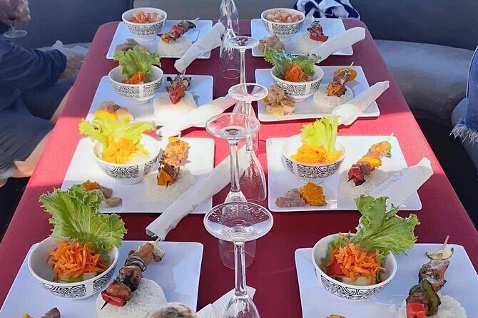 Toa Boat Bora Bora Private Lagoon tour with Lunch on Entertainer Bar Boat - Cancellation Policy and Booking Tips