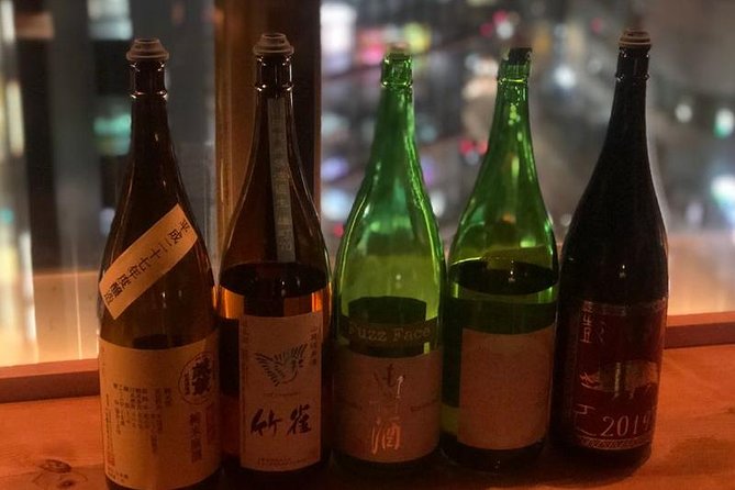 Tokyo Bar Hopping Night Tour in Shinjuku - Tour Group Size and Accessibility
