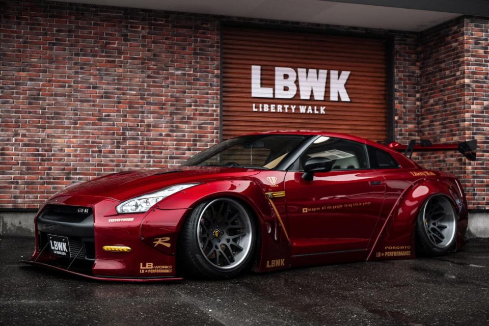 Tokyo: Be a Member of the Tokyo Car Club. Drive a LBWK GT-R35 at Daikoku - Highlights