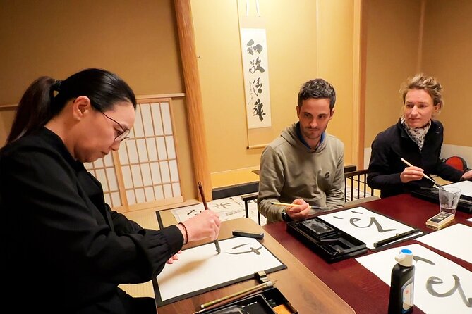 Tokyo: Calligraphy Workshop & Original T-Shirt Creation - T-Shirt Design and Creation