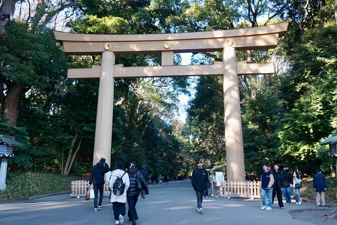 Tokyo: Harajuku From Meiji Shrine to Shibuya Crossing - Discovering the Fashion and Culture of Harajuku