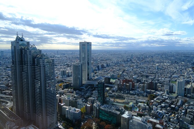 Tokyo Highlights Guided Walking Tour Part 2 - Discovering the Imperial Palace Grounds