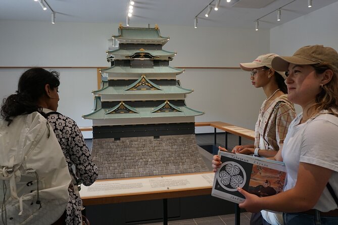 Tokyo: Imperial Palace Shogun Historical Walking Tour - Positive Reviews