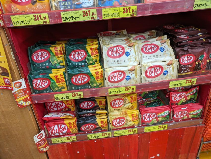 Tokyo Japanese Food Hopping Tour in Ueno Ameyoko at Night - Guide and Group Size