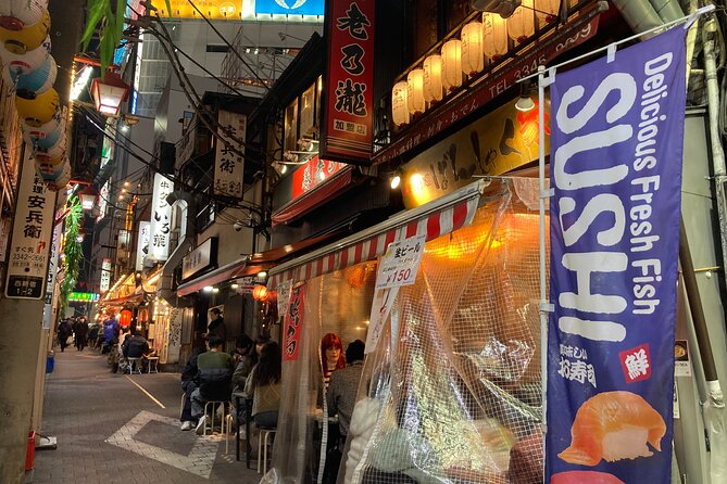 Tokyo Japanese Local Bar Night Tour in Shinjuku - Experiencing Japanese Izakaya Culture