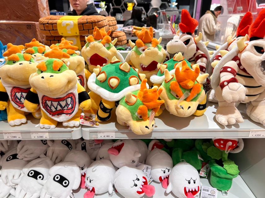 Tokyo Shibuya Anime,Manga Tour & Ramen Lunch Experience - Stores and Products