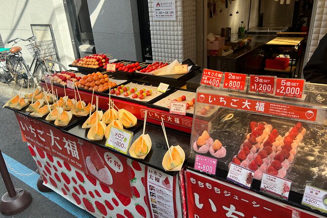 Tokyo: Tsukiji Fish Market Food and Walking Tour - Exploring Tsukiji Market