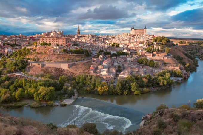 Toledo: Essential Monuments: Alcazar, Cathedral, Synagogue - Monastery of San Juan De Los Reyes