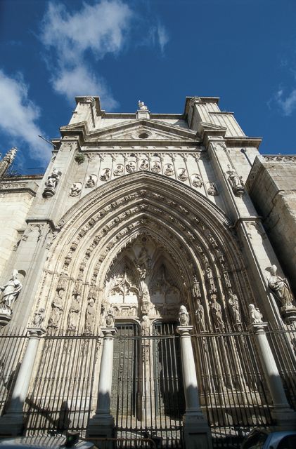 Toledo: Private Monuments Walking Tour With Monument Entry - Frequently Asked Questions