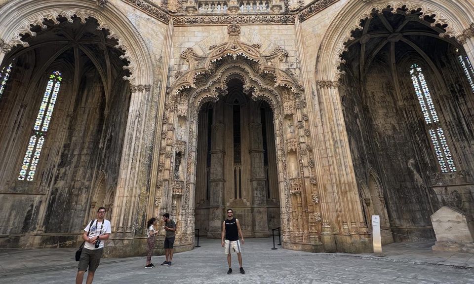 Tomar & Batalha: Full-Day Private Transport From Lisbon - Tour Inclusions and Policies