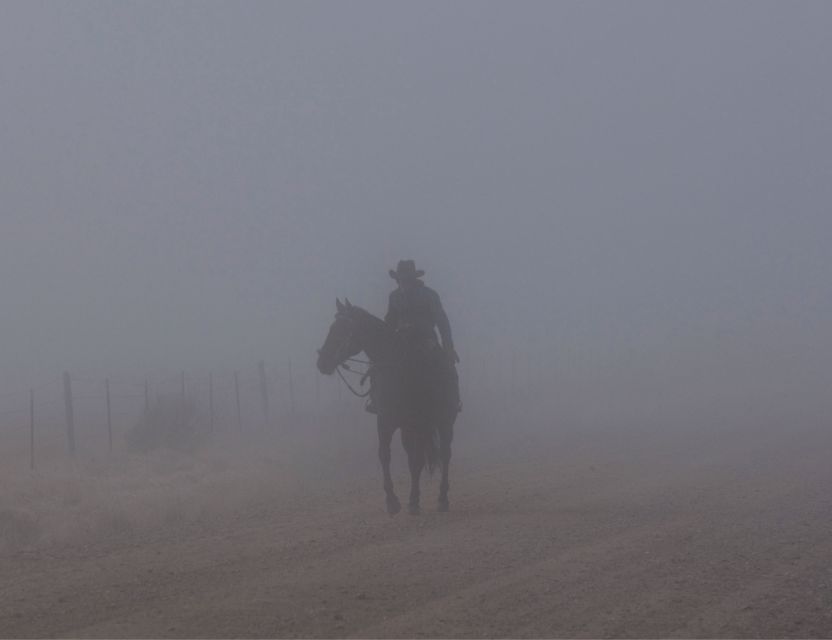 Tombstone Terrors: Ghosts and Gunslingers of the Wild West - Chilling Encounters on the Tour