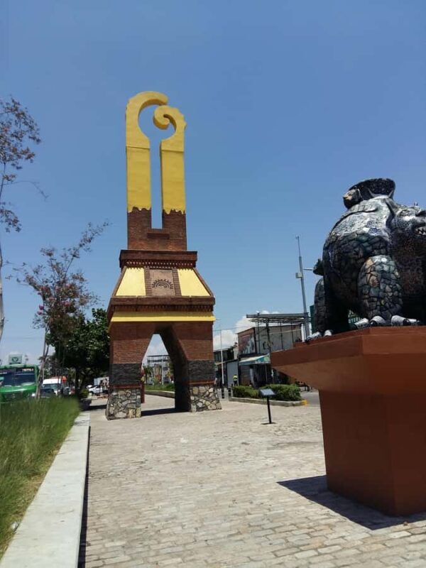 Tonala walking tour in the artisanal city - Why This Tour Works for Travelers: A Genuine Look at Tonalá’s Art Scene