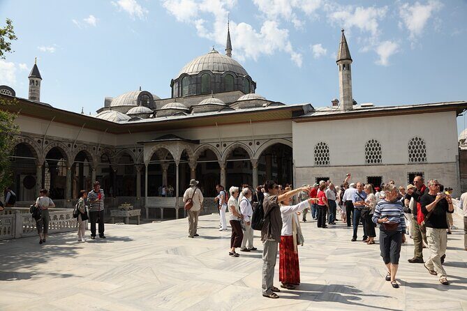 Topkapi Palace and Harem Guided tour with Skip-the-Line Tickets - An In-Depth Look at the Topkapi Palace and Harem Tour