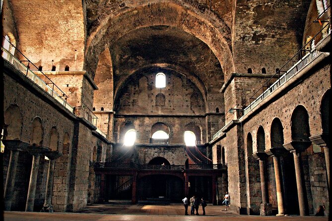 Topkapı Palace and Harem With Live Guide - Accessibility and Participation