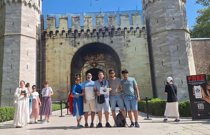 Topkapi Palace & Harem, Skip-the-Line Entry with SMALL GROUP - An In-Depth Look at the Tour Itinerary