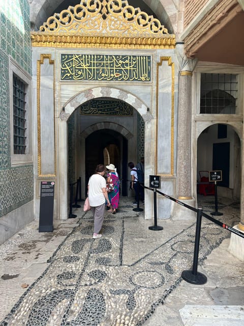 Topkapi Palace & Harem, Skip-the-Line Entry with SMALL GROUP - Group Size and Atmosphere