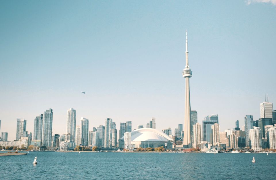 Toronto: Best of Toronto Tour With CN Tower and River Cruise - St. Lawrence Market and Distillery District